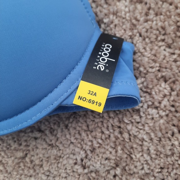 NWT Coobie 32 A Bra..  Padded Underwire, removable straps. - Picture 2 of 4